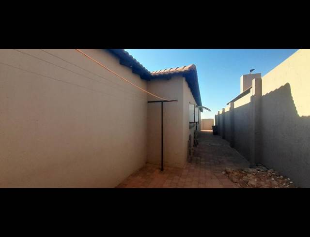 3 BEDROOM PROPERTY TO RENT IN THATCHFIELD